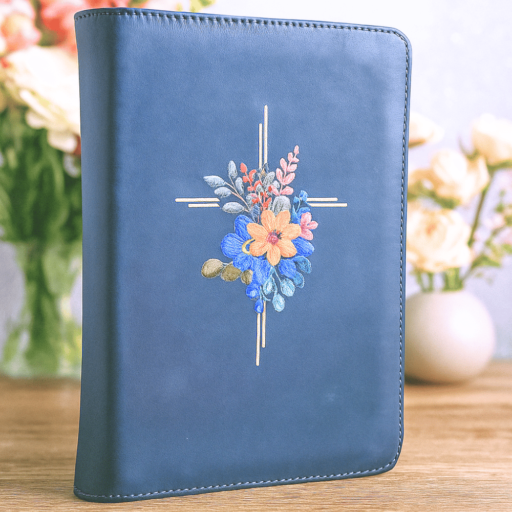 Biblie din piele, marime medie, bleumarin, imprimeu cruce floral, fermoar, index, margini aurii, cuv. lui Isus cu rosu [057 PFI]